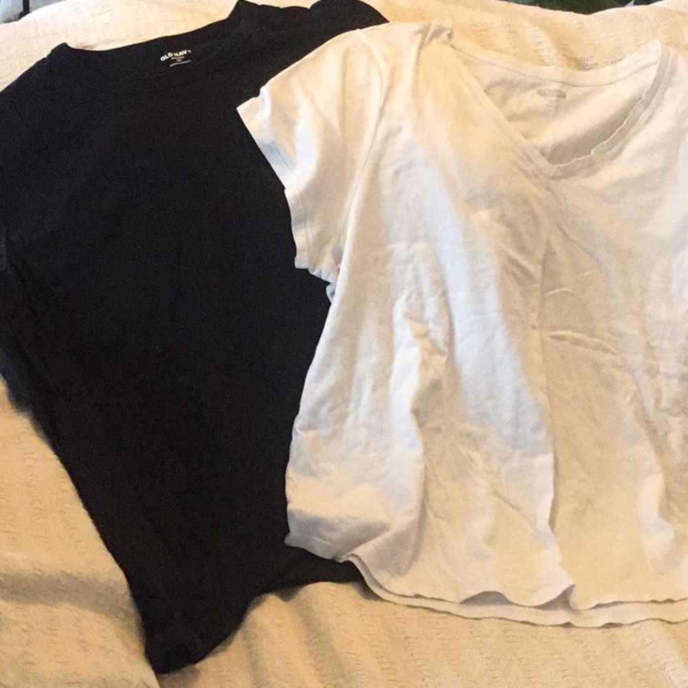 Old Navy Black and White Short Sleeve Tees Lot of 2